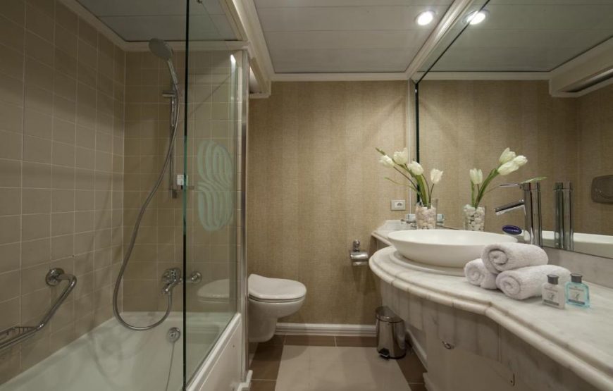 Double or Twin Cabin