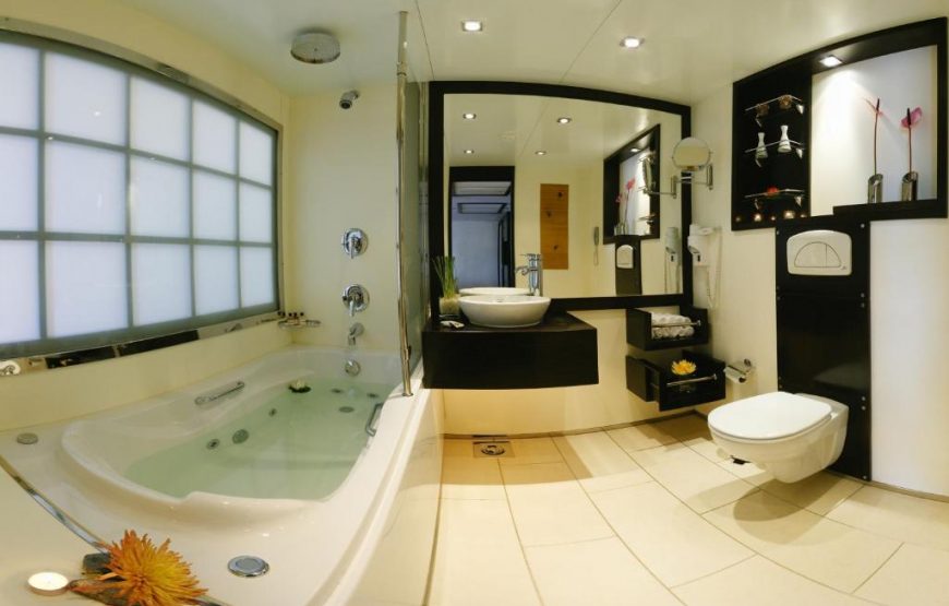 Triple Cabin