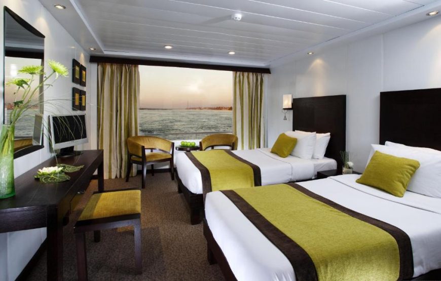 Triple Cabin